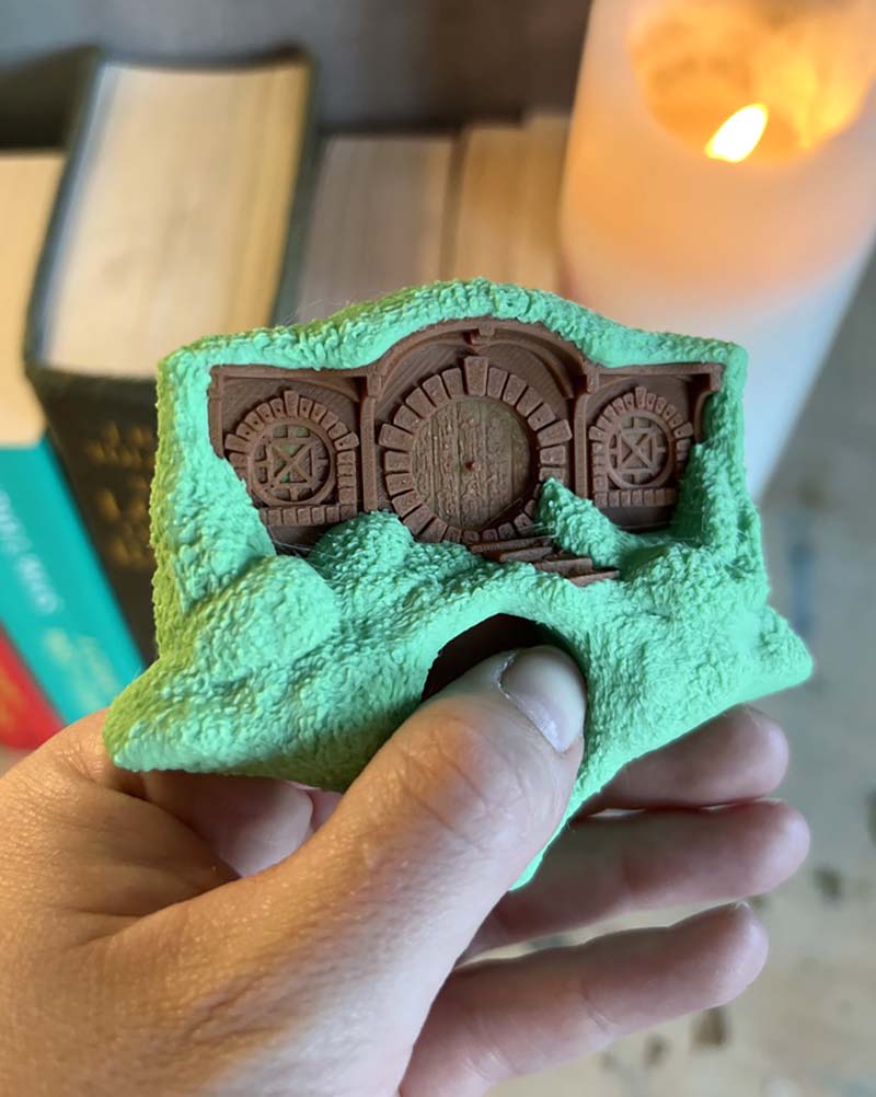 Thumb ring bookmark with grassy Hobbit house detail
