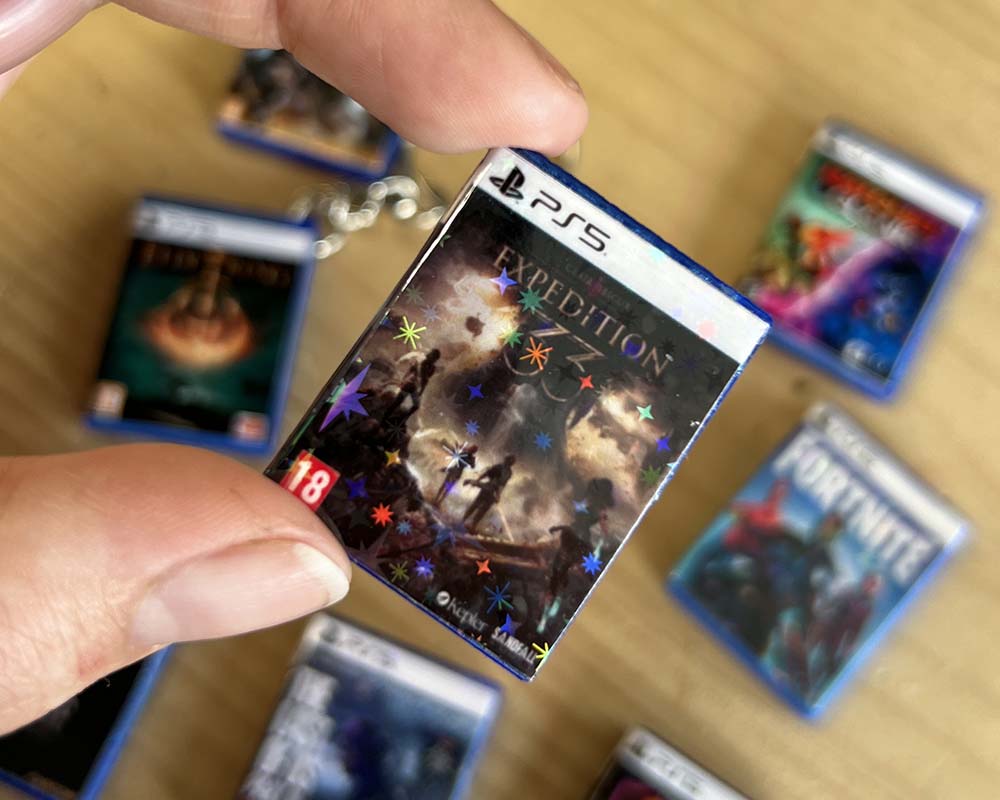 PS5 - Miniature Game Case Keychain  – Next Gen Gamer Collectible Accessory