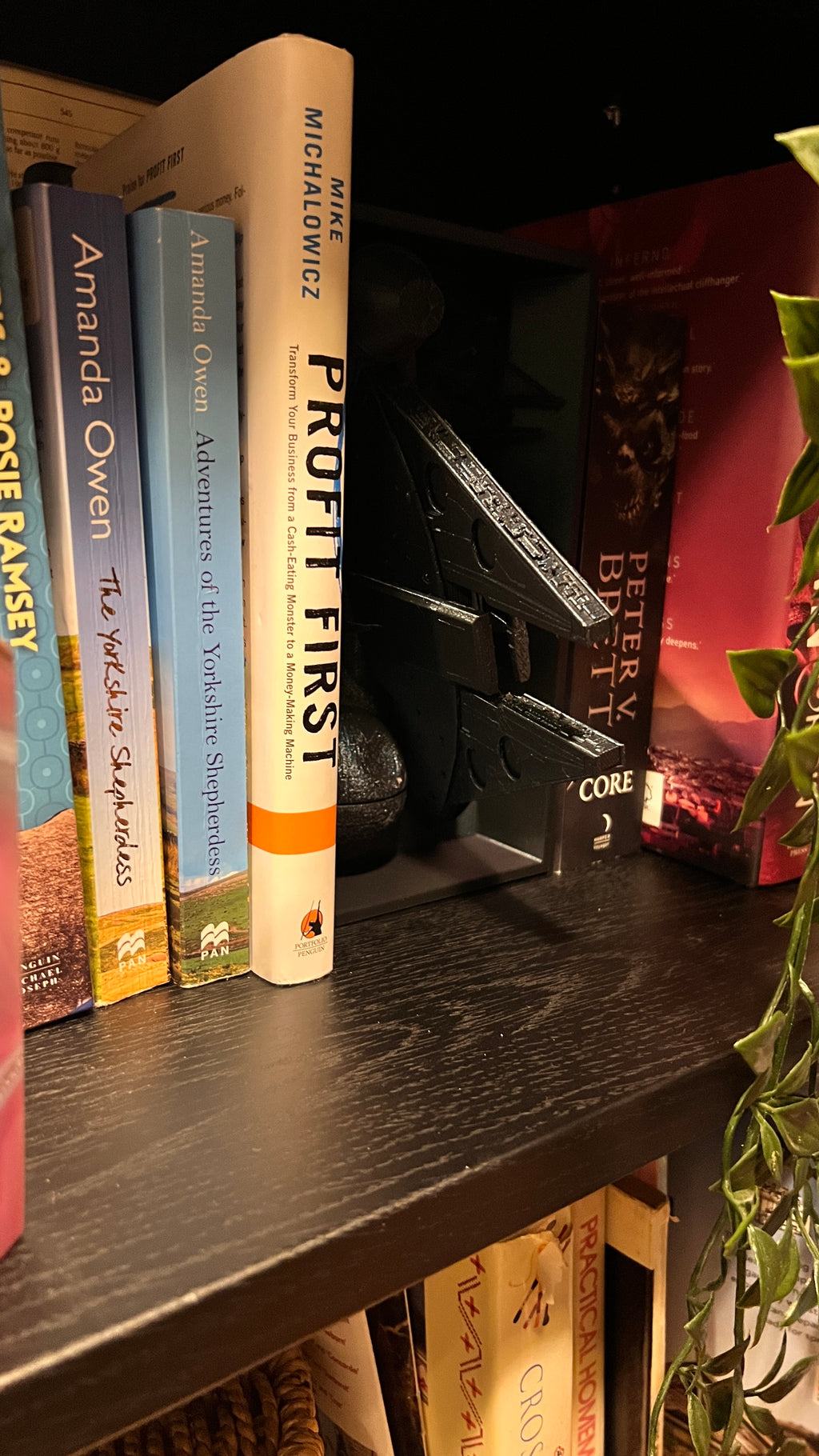 Millennium Falcon - Star Wars - Book Nook