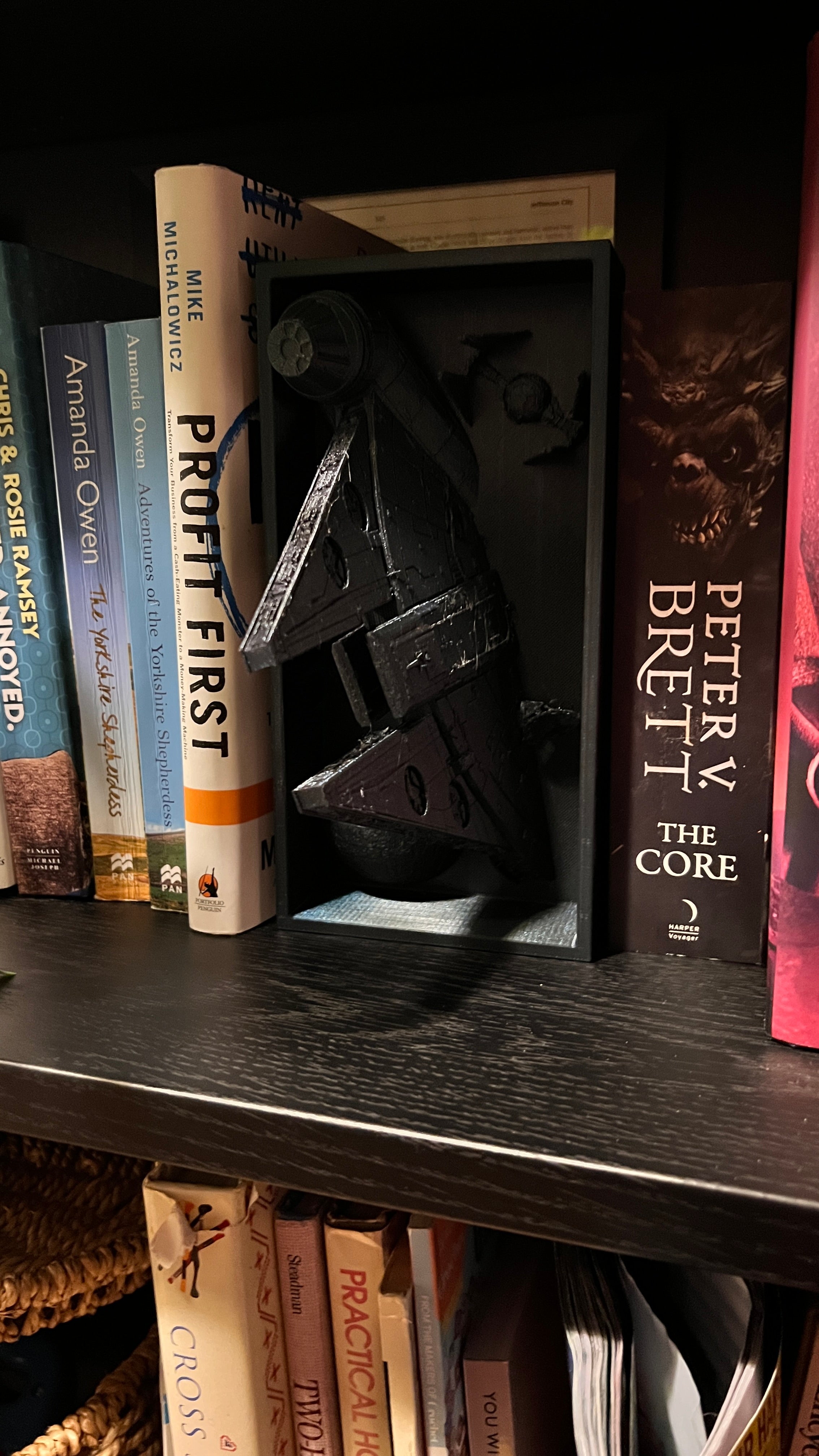 Millennium Falcon - Star Wars - Book Nook