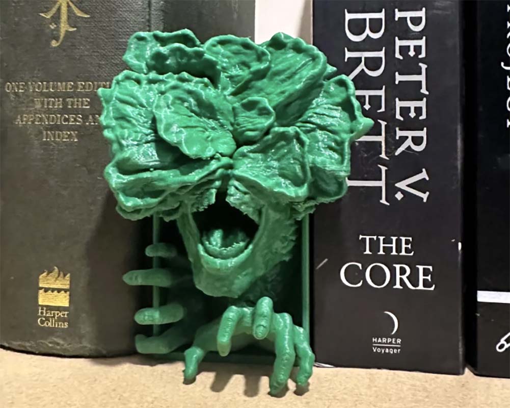 Last of us clicker Book Nook decor for book shelves in green PLA filament - sustainable gifts for gamers and TV series lovers - Ryan does 3D Print gifts