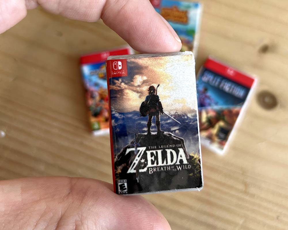 Nintendo Switch - Miniature Game Case Keychain  – Collectible Accessory