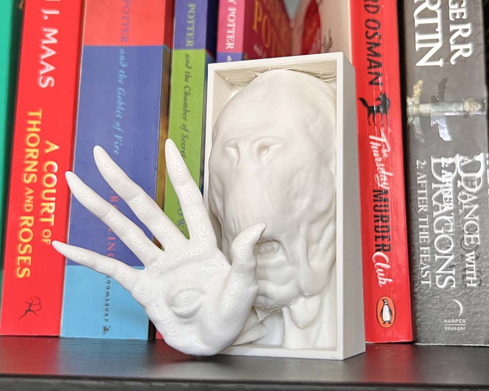 Pale Man book nook inspired by Pan’s Labyrinth 3D printed horror fantasy shelf insert with eye-in-hand design Gothic bookshelf décor featuring Pale Man creature Handmade book nook gift for Pan’s Labyrinth fans Dark fantasy book nook insert for horror collectors