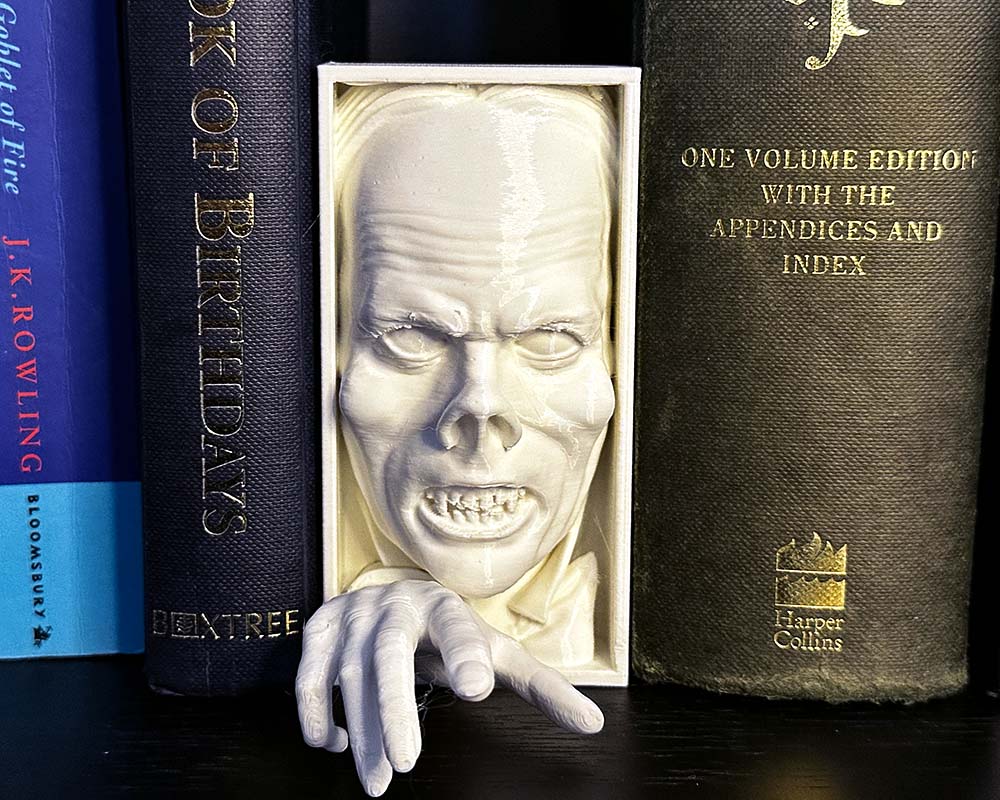 3D printed Phantom of the Opera book nook shelf insert