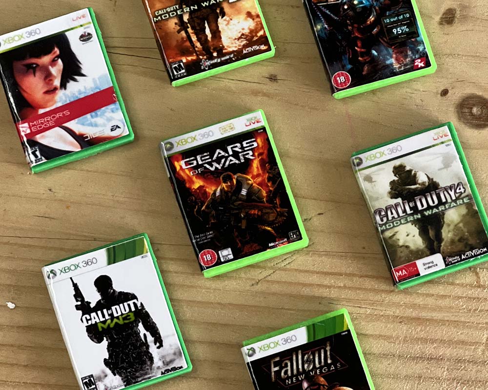 Miniature Xbox 360 game case keyring with classic cover art – retro gaming collectable gift for gamers, handmade in the UK.