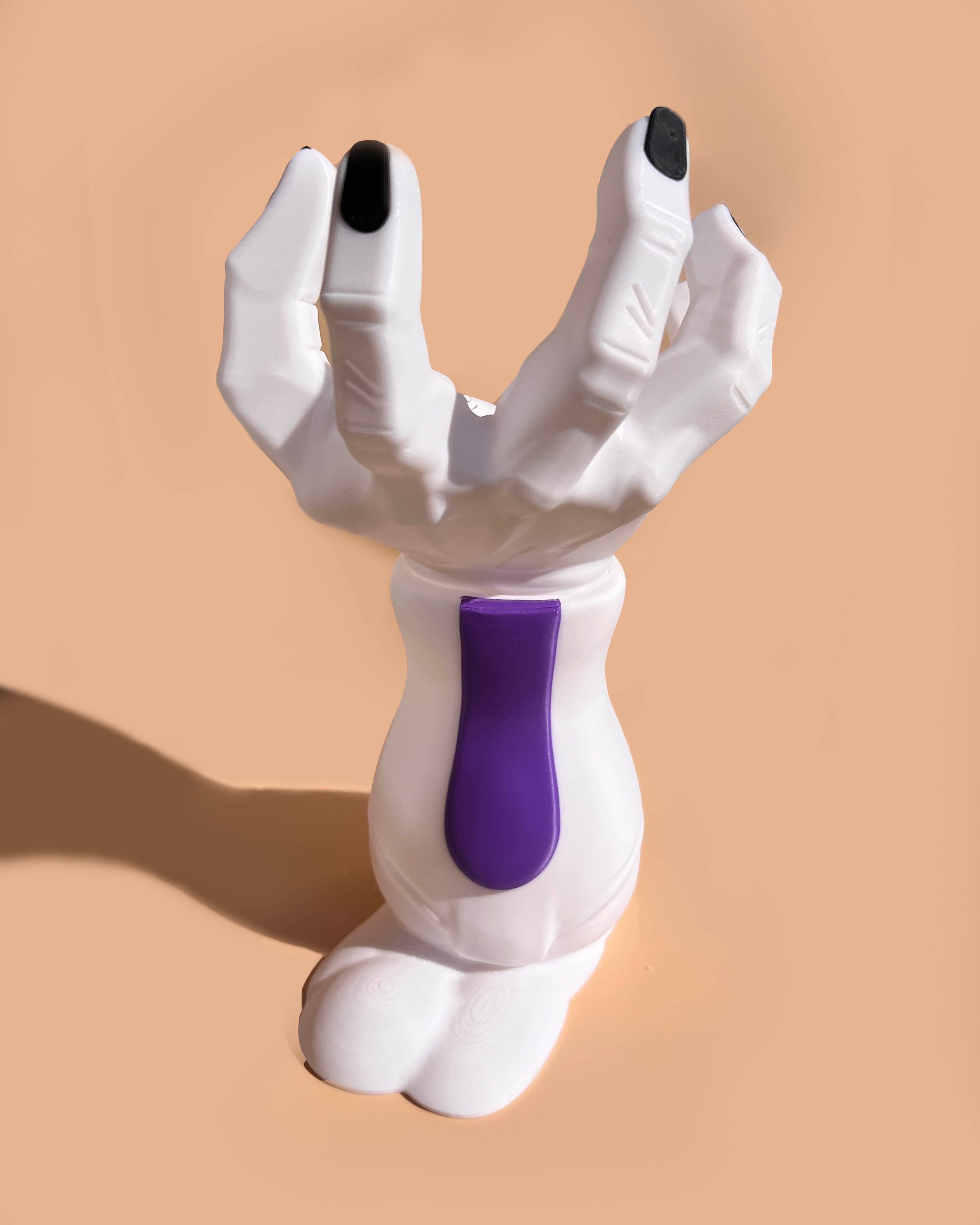 Frieza hand controller holder Dragon Ball Z stand Anime gaming stand for Xbox PlayStation Switch controllers 3D printed Frieza hand grip controller holder Dragon Ball Z Frieza claw hand gaming accessory Anime-inspired controller holder gift for DBZ fans