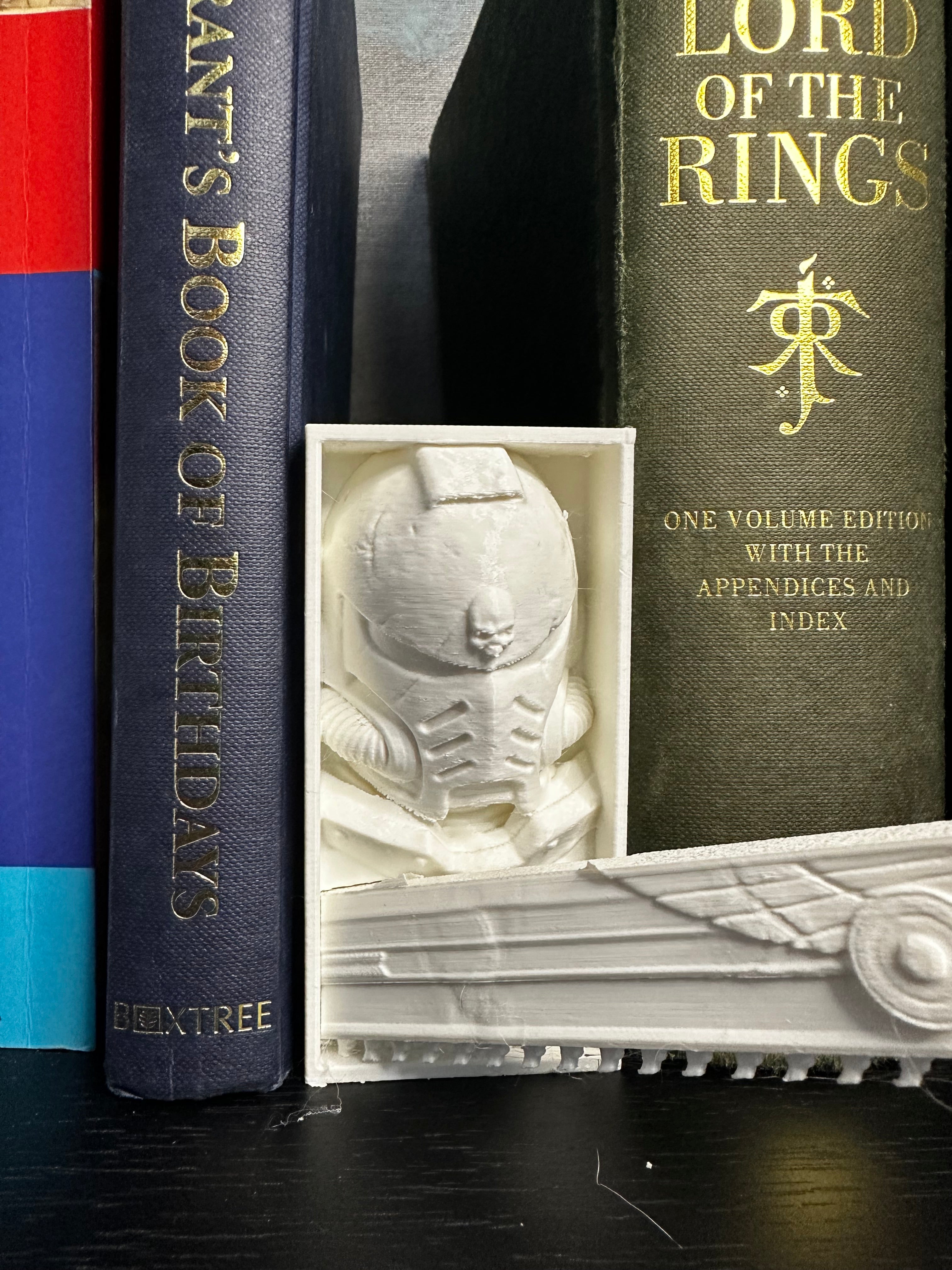 Space Marine - Warhammer 40k - Book Nook