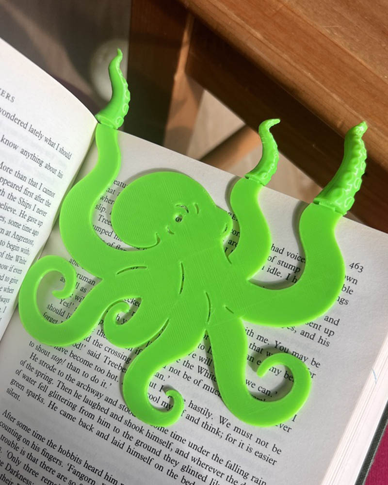 Kraken tentacle bookmark large fantasy sea monster design 3D printed ocean monster bookmark with curling tentacles
 Nautical fantasy bookmark gift for readers and book lovers Kraken bookmark gothic dark academia ocean accessory Unique gift for fantasy readers – Kraken tentacle book holder