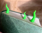 Kraken tentacle bookmark large fantasy sea monster design 3D printed ocean monster bookmark with curling tentacles
 Nautical fantasy bookmark gift for readers and book lovers Kraken bookmark gothic dark academia ocean accessory Unique gift for fantasy readers – Kraken tentacle book holder