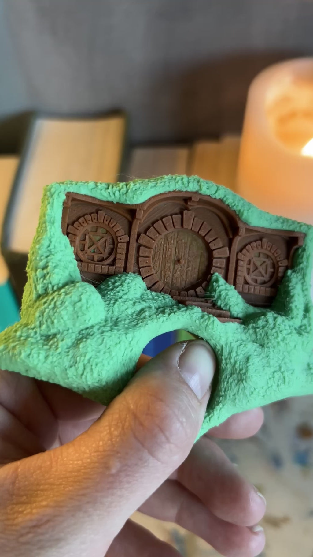 Hobbit Hole - Lord Of The Rings - Page Holder