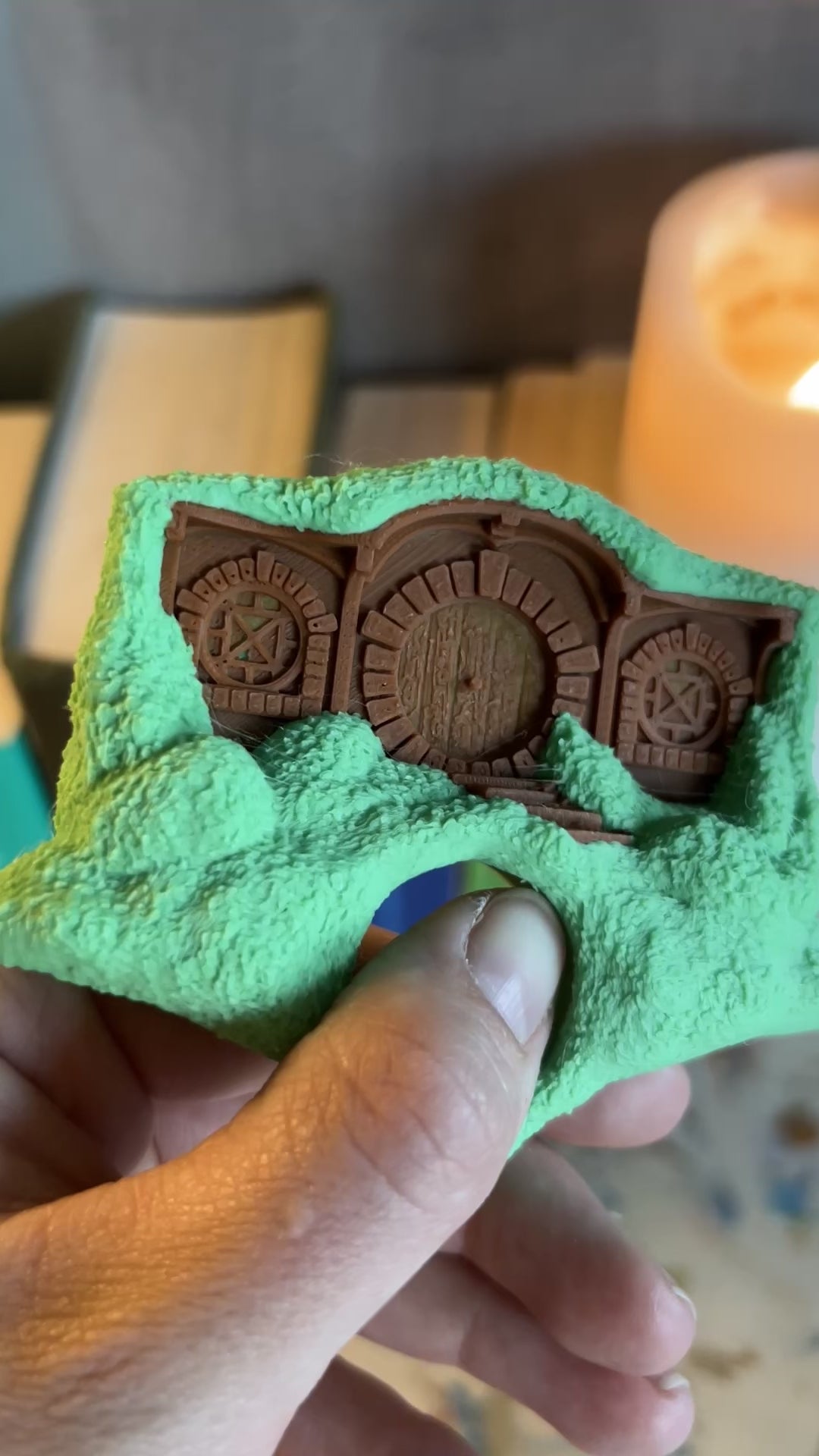 Hobbit Hole - Lord Of The Rings - Page Holder