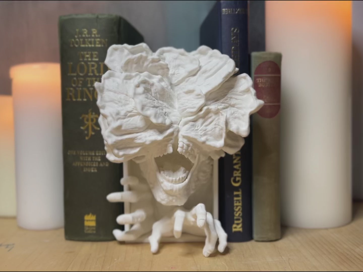 Watch this 360° view of our highly detailed Clicker bookend, perfect for horror and gamer setups.