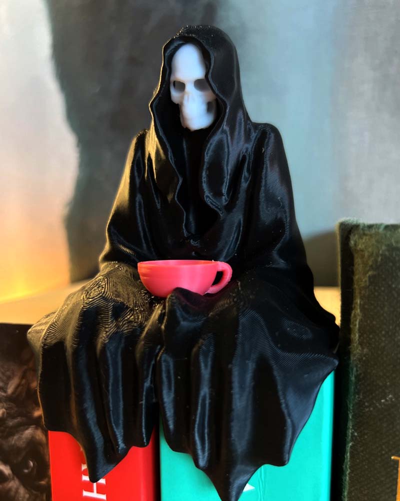 Suriel - ACOTAR - Book & Shelf Sit